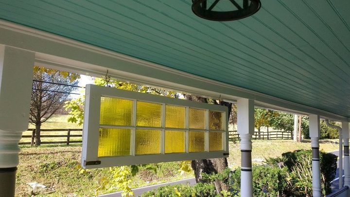 panel de privacidad de vidrio de color para el porche
