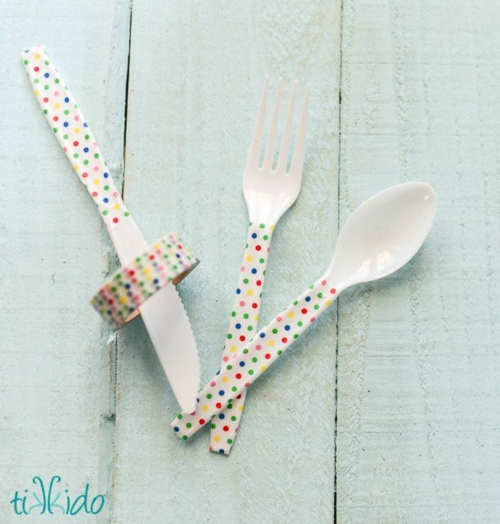 s be the best hostess on the block with these 16 home hacks, home decor, Decorate plain plasticware with washi tape