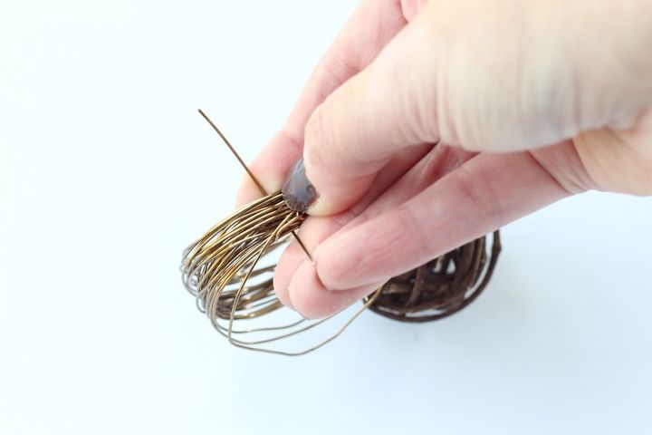 anillos de servilleta de alambre y vid de bricolaje