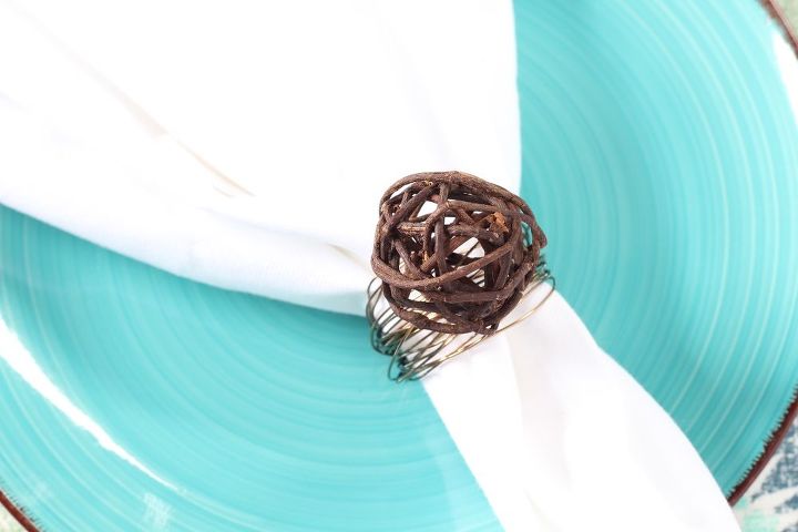 diy grapevine and wire napkin rings