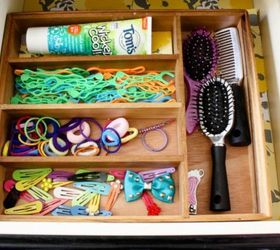 s dress up your bathroom in less than one minute really, bathroom ideas, Place a silverware tray in your drawers