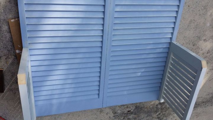 Shutter single hall tree