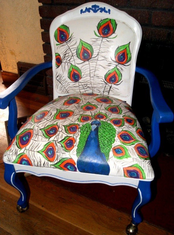 6 vezes que as pessoas pintaram mveis estofados e ficaram incrveis, Cadeira pintada com uma tor o