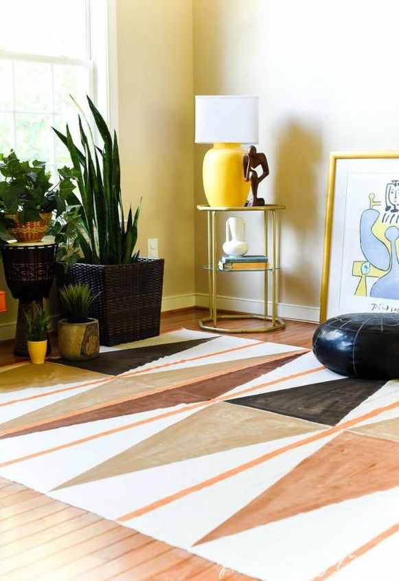 decora tu sala de estar por menos de 10 dlares con estas 15 ideas, Pinta una alfombra sencilla en algo bonito