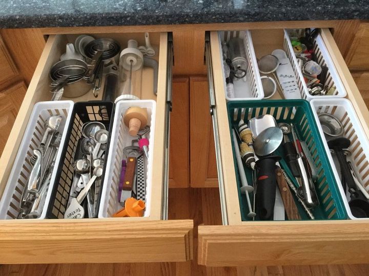 organize as gavetas da cozinha