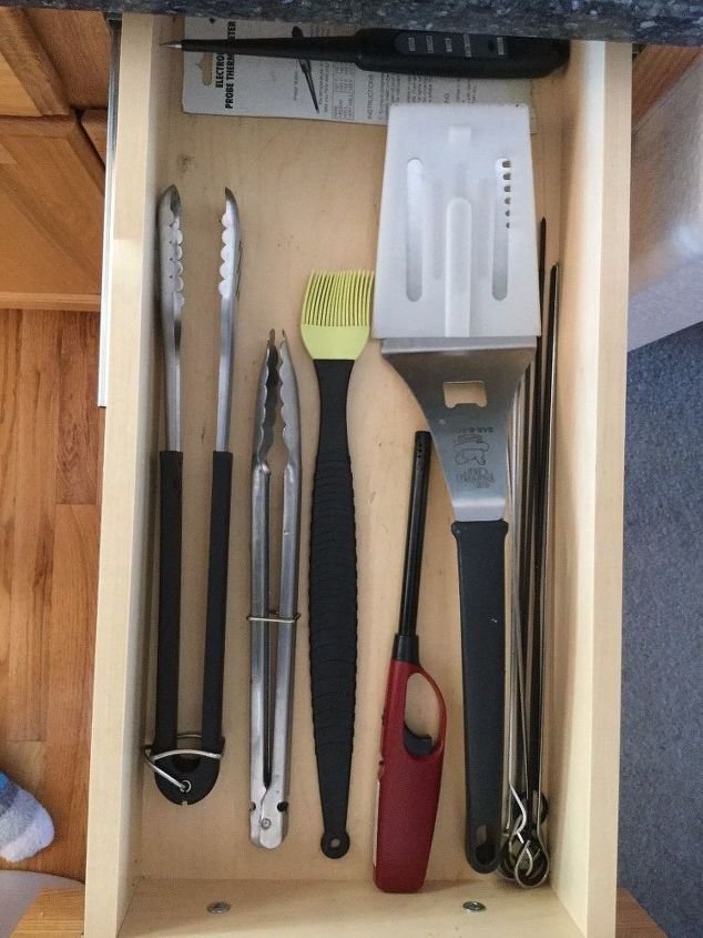 organize as gavetas da cozinha