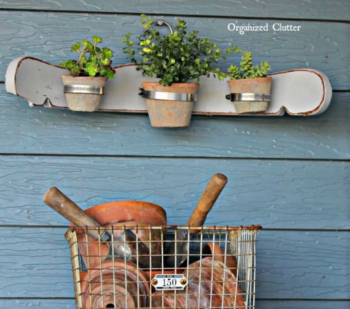 15 brilliant ways to reuse that broken chair, Use the top to hold your herbs