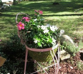 15 brilliant ways to reuse that broken chair, Keep the skeleton as a planter