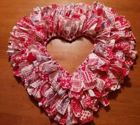 DIY Valentine Heart Rag Wreath - Creative Housewives