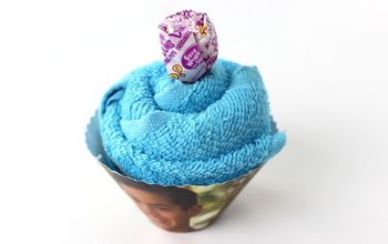 Towel Cupcakes With Personalized Wrappers