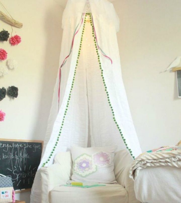 s 13 stylish ideas you ll want to steal for your boring bedroom, bedroom ideas, Or make one out of an embroidery hoop
