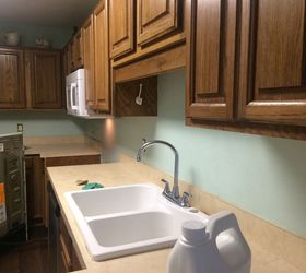 textured wallpaper in kitchen