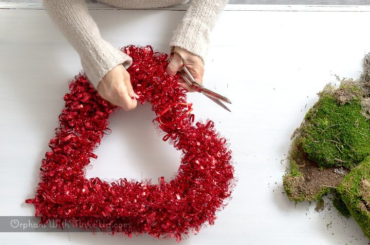 easy valentine heart shaped moss wreath, crafts, seasonal holiday decor, valentines day ideas, wreaths