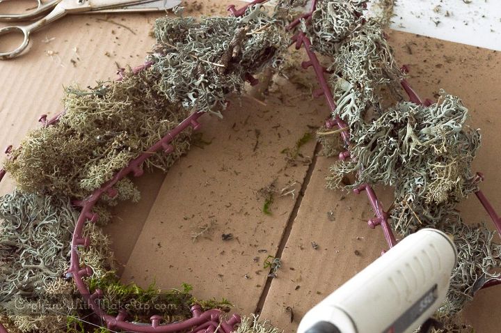 easy valentine heart shaped moss wreath, crafts, seasonal holiday decor, valentines day ideas, wreaths