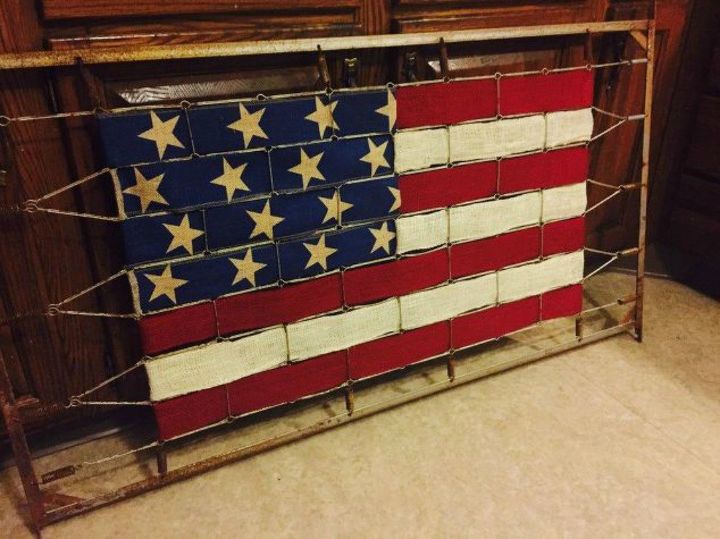 no tires tu vieja cuna a la basura antes de ver estas 14 ideas, Convi rtala en una bandera americana