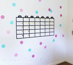 cut a piece of washi tape for these 25 creative ideas, Measure pieces into a makeshift wall calendar