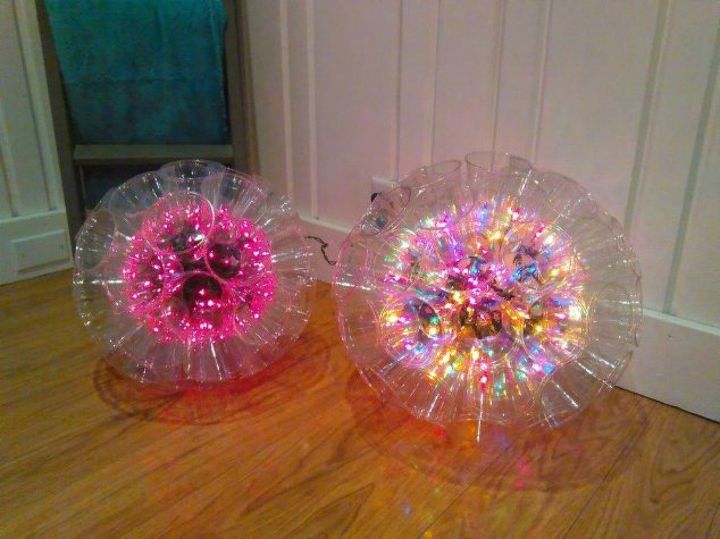 14 cosas impactantes que puedes hacer con esos vasos de plstico que te sobran, Una bola luminosa DIY Son incre bles
