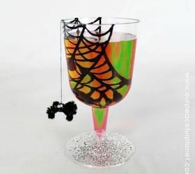 14 shocking things you can do with those leftover plastic cups, Color them in a spooky pattern for Halloween