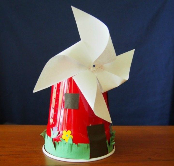 14 shocking things you can do with those leftover plastic cups, Craft them into mini windmills