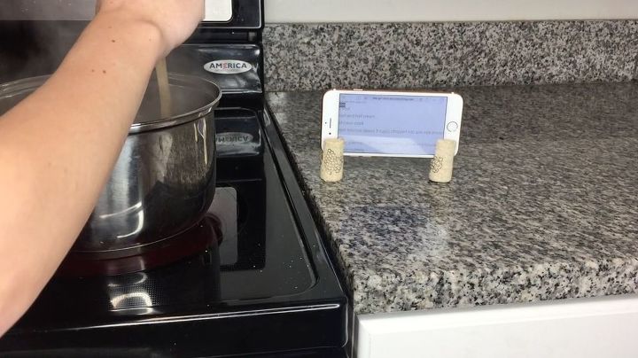 6 clever wine cork hacks