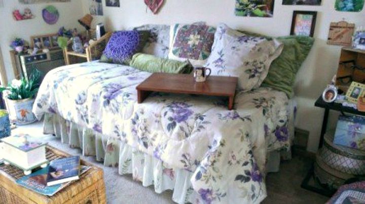 s transforme cualquier habitacion en menos de 2 horas con estas 11 brillantes ideas, Convierte tu cama de invitados en un sof cama