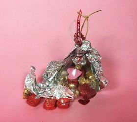 s 20 heartfelt valentine s day gifts for under 20, seasonal holiday decor, valentines day ideas, Hang up big kisses filled with chocolate