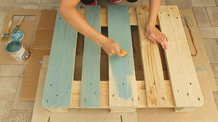 vintage style coffee table from pallet video