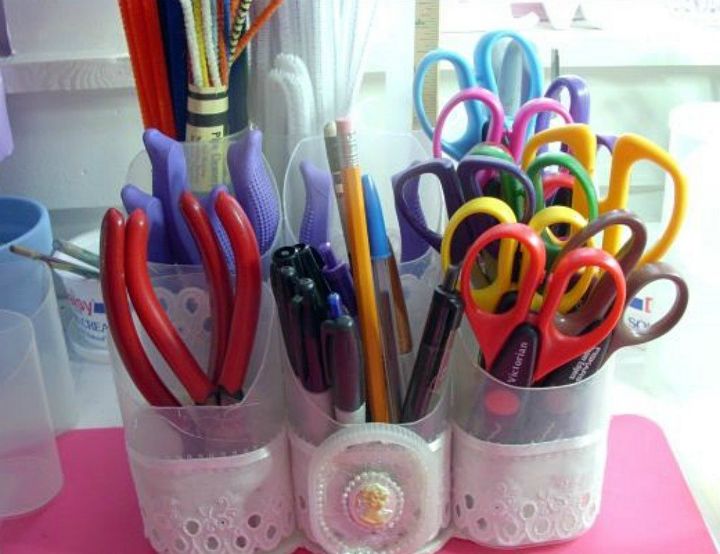 s cut plastic ontainters in half to copy these 16 cool ideas, This lacy tiered craft caddy