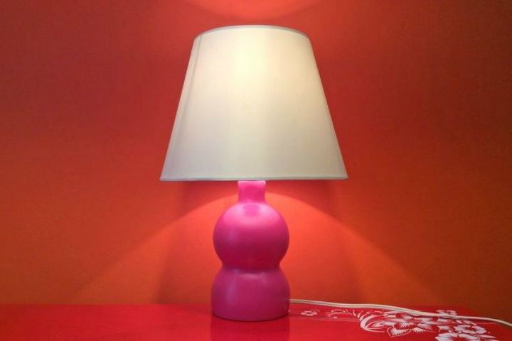 s cut plastic ontainters in half to copy these 16 cool ideas, This cool curvy lamp