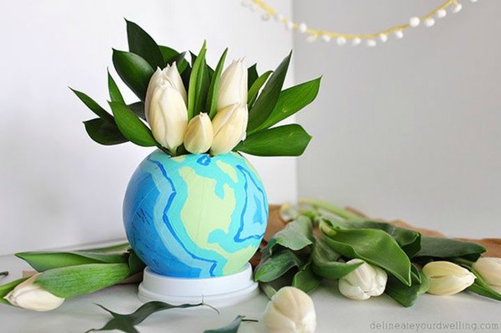 11 transformaciones de globos terrqueos que cambiarn tu mundo, Florero Globo DIY