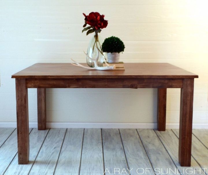 mesa de jantar em madeira envelhecida