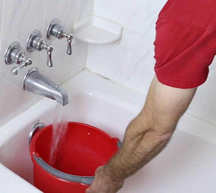 The No Fail Way To Keep Your Bathroom Cleaner For Longer