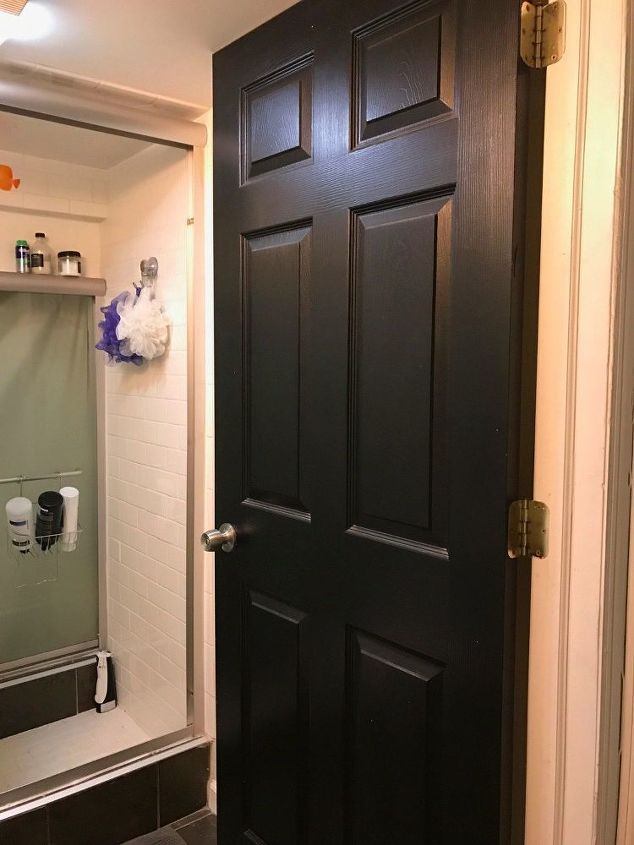 q tiny bathroom needs paint job to cozy it up, bathroom ideas