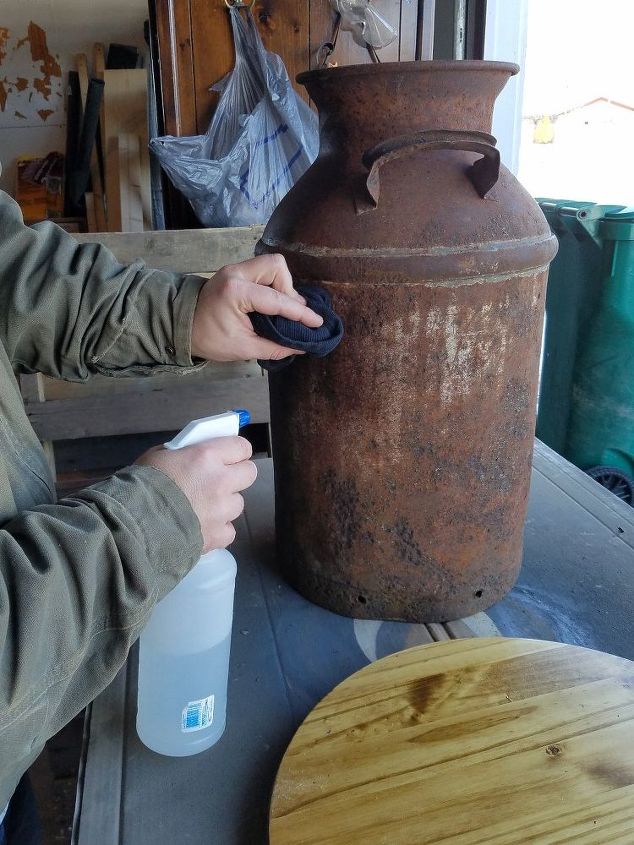 reutilizacin de la lata de leche de la vendimia a una mesa auxiliar