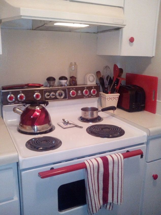e an easy way to vintage your kitchen i sbyhh hv hkj, kitchen design