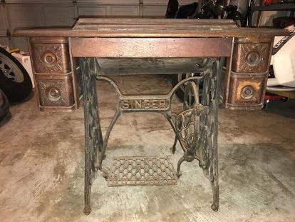 Singer Sewing Table, Vintage Value Of Old Singer Sewing Machine In Wood Cabinet