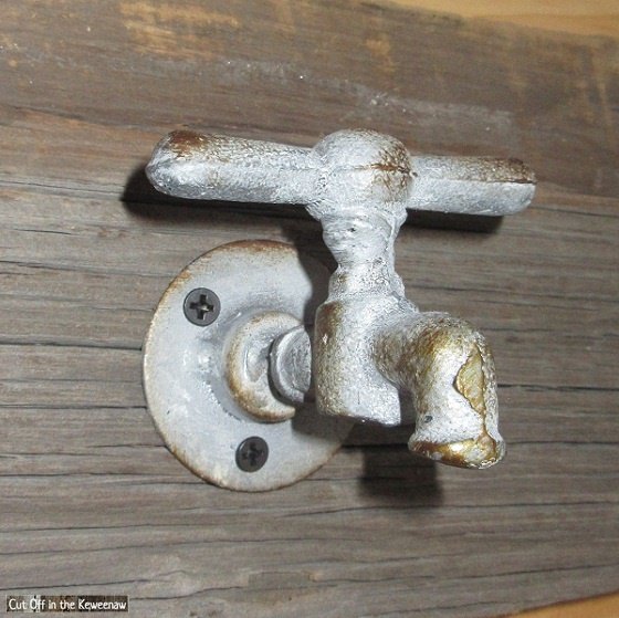 barn wood faucets ganchos