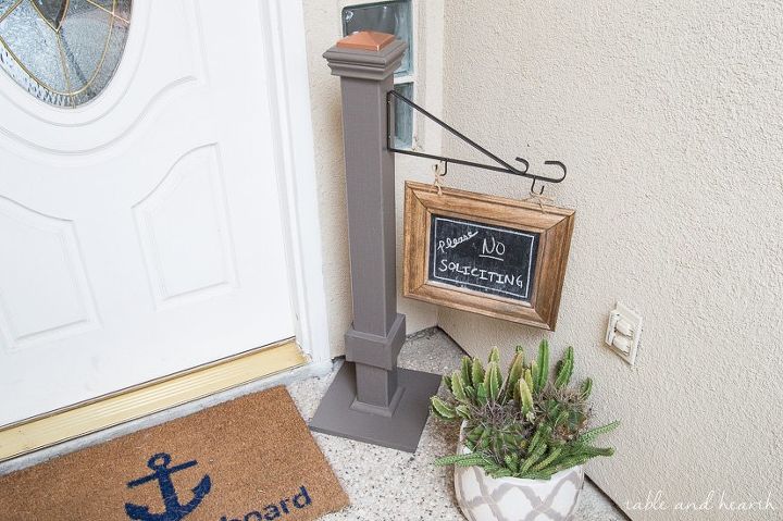 easy chalkboard welcome sign post, chalkboard paint, crafts