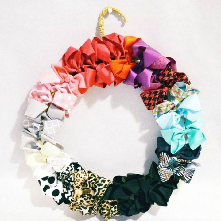s 20 adorable baby gifts that will make people go oooh and ahhh, bedroom ideas, This absolutely adorable hair bow wreath