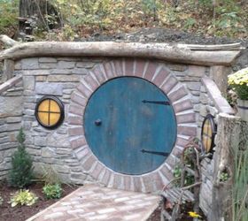 15 increbles ideas de decoracin de ciencia ficcin para el nerd de tu familia, Construye un muro de contenci n en forma de agujero de hobbit