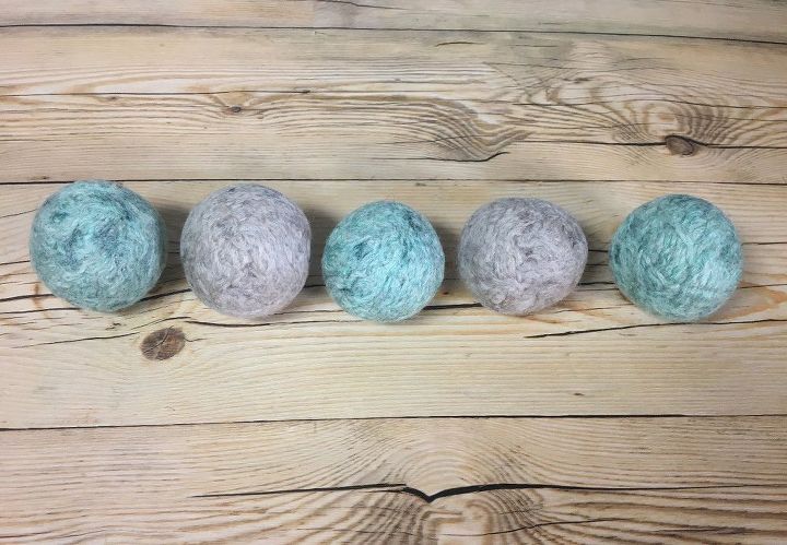 diy yarn essential oil dryer balls