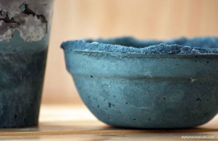 14 stunning ways to add cement to your home decor, Mold it into a gorgeous ombre jug