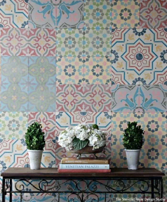 14 formas impresionantes de aadir cemento a la decoracin de tu casa, Tutorial de estarcido Decoraci n de pared con azulejos enc usticos