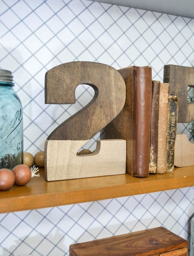 wood craft numbers become gold dipped bookends, crafts