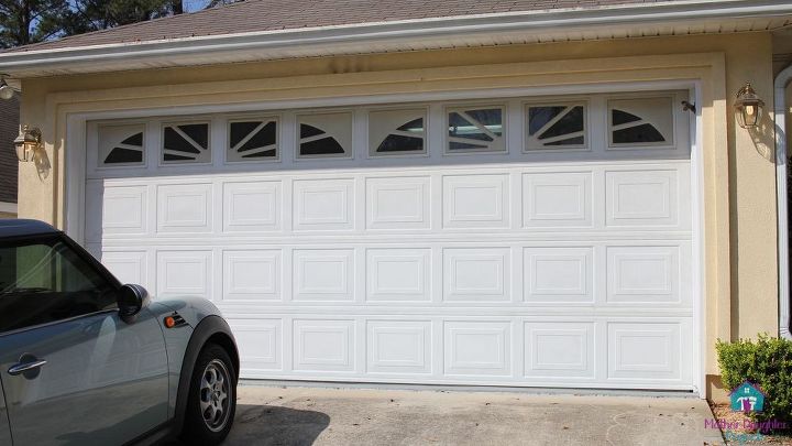 3 maneiras de adicionar um apelo de freio a uma porta de garagem