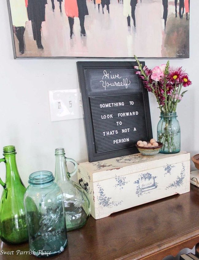 turn a restaurant sign into a letterboard, crafts