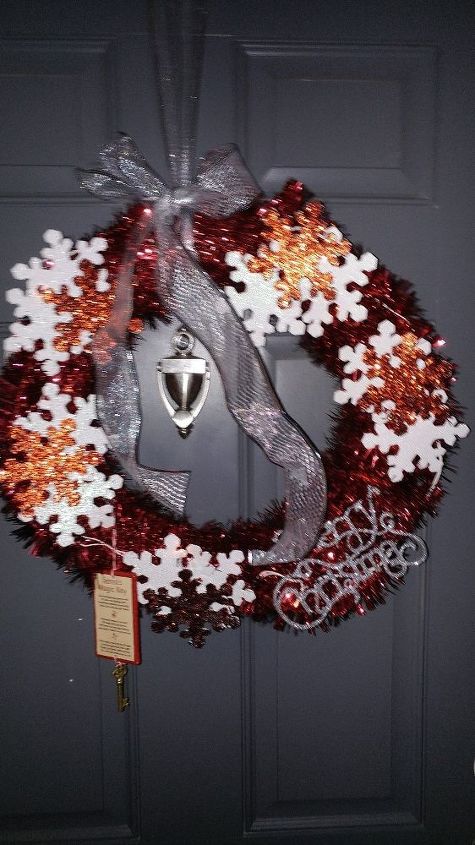 q christmas wreath, crafts, wreaths