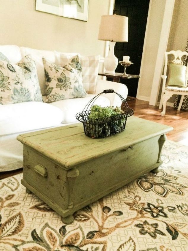 s 15 easy tricks to give your furniture that gorgeous distressed look, painted furniture, Redo a yard sale find with some sanding