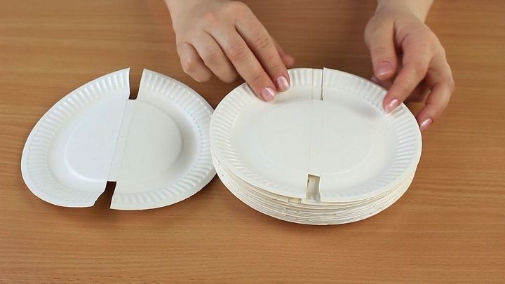 lmpara de alta tecnologa hecha con un plato de papel