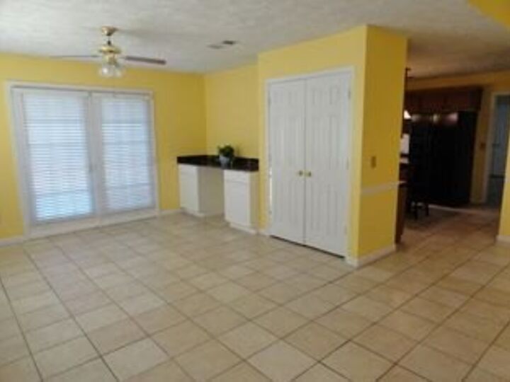 q help with kitchen cabinet colors, kitchen cabinets, kitchen design